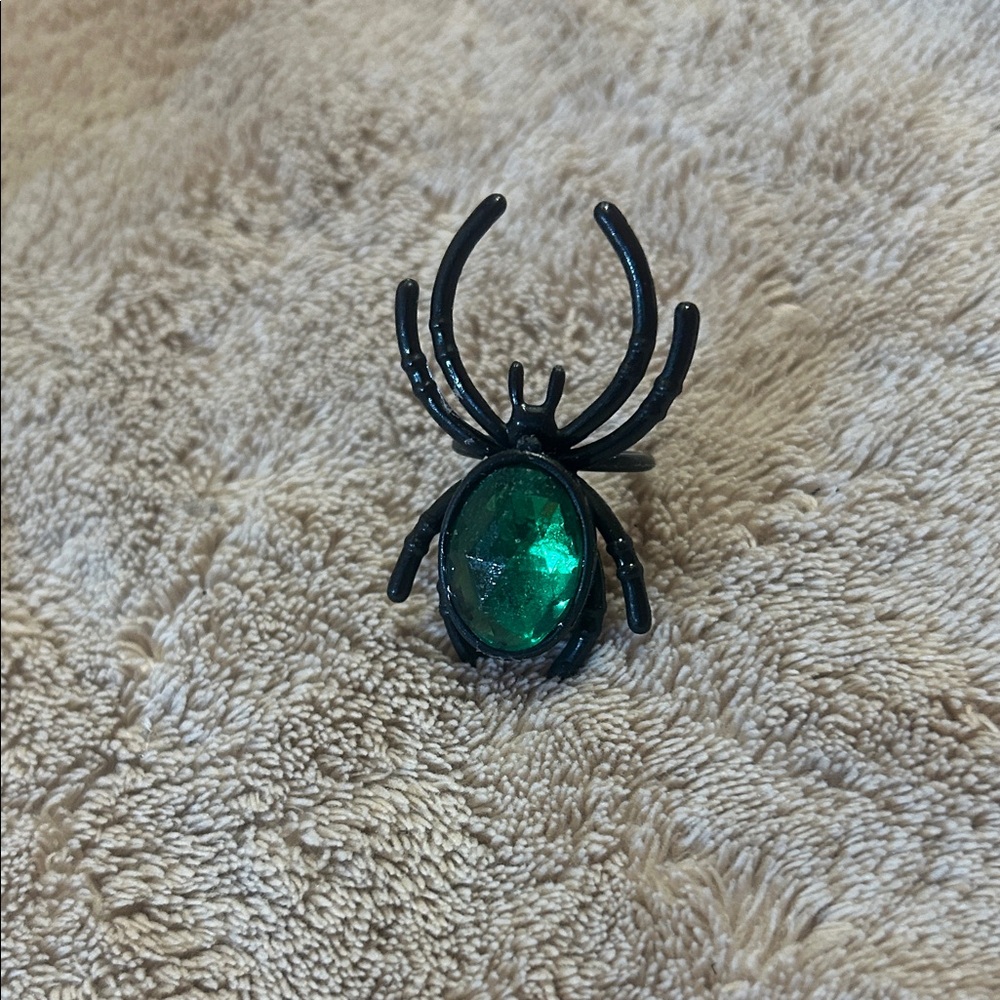 Black and Green Spider Ring
